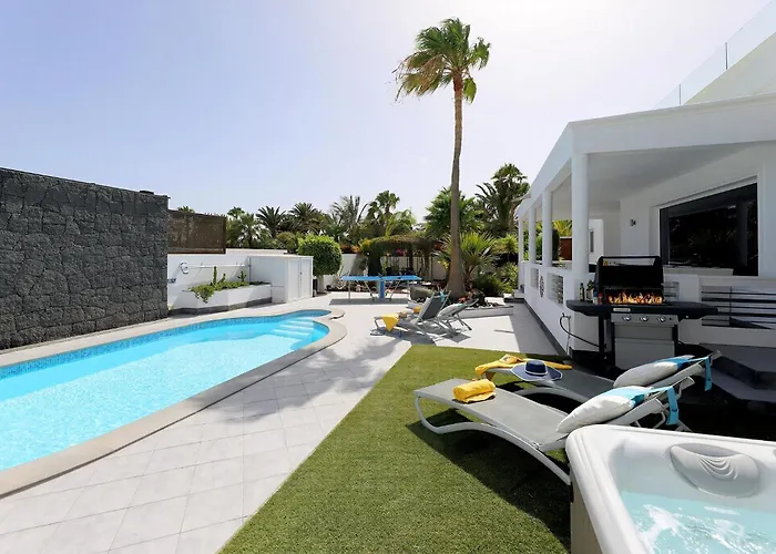 Luxury Casa Nublo 3 Bedrooms & Private Pool Villa