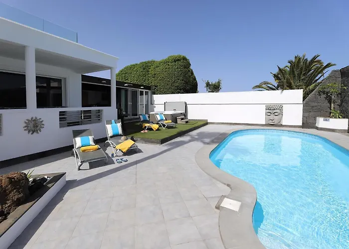 Luxury Casa Nublo 3 Bedrooms & Private Pool Вилла Пуэрто-Калеро