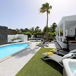 Luxury Casa Nublo 3 Bedrooms & Private Pool Villa